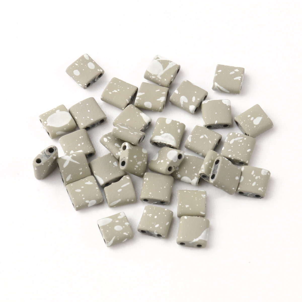 Rectangle Two-Hole Hematite Beads 5x5x2mm – DIY Jewelry Making