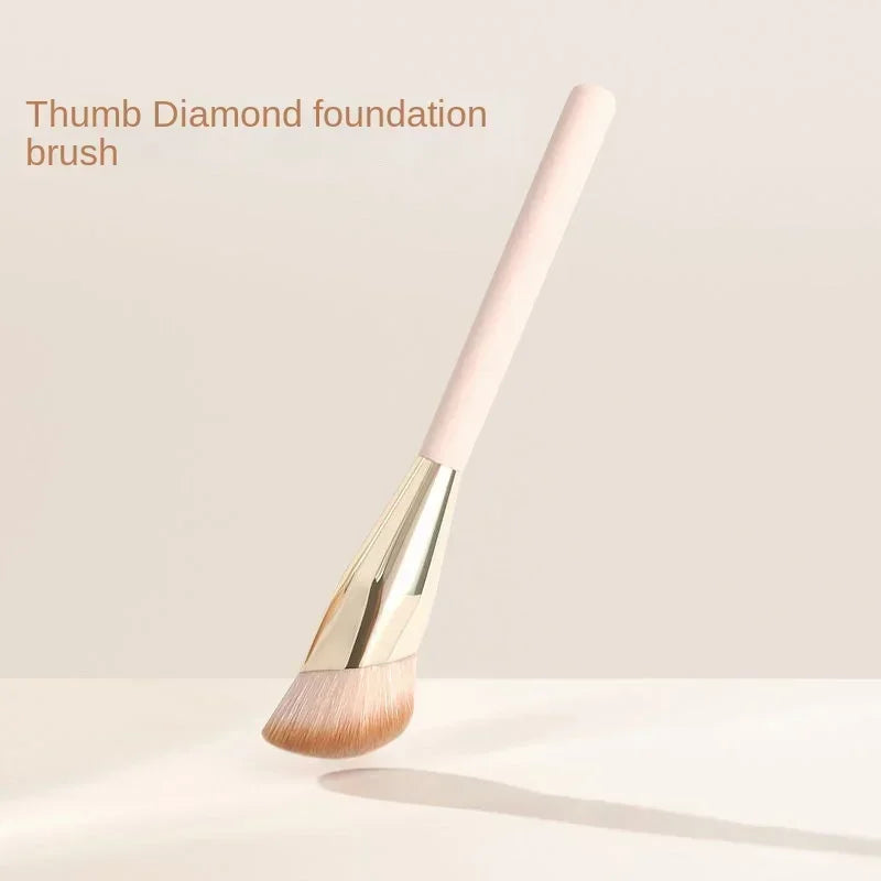 Oblique Head Foundation & Concealer Brush – Face Makeup Tool