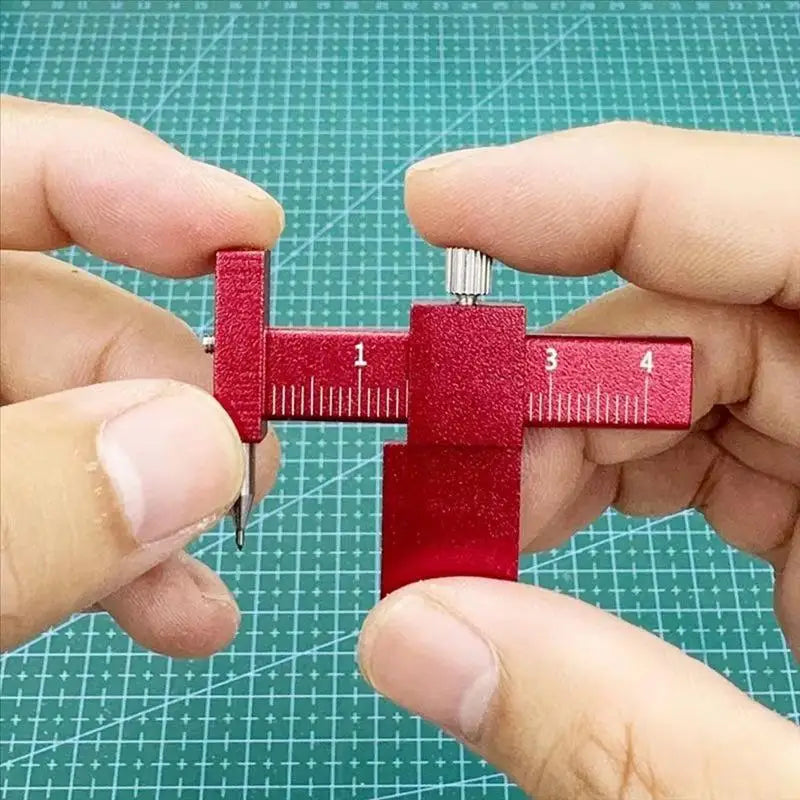 Parallel Scribing Ruler – Equidistant Contour Marking Tool