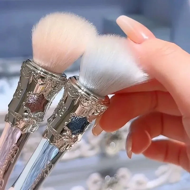 Flower Knows Snow Ballet Blush Brush – Soft Goat Hair