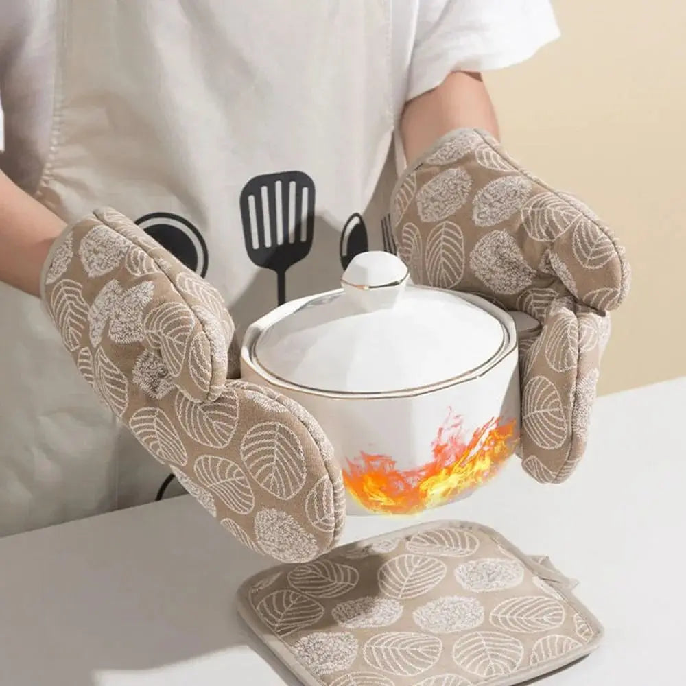 Thickened Microwave Oven Mitts – Heat-Resistant Kitchen Gloves