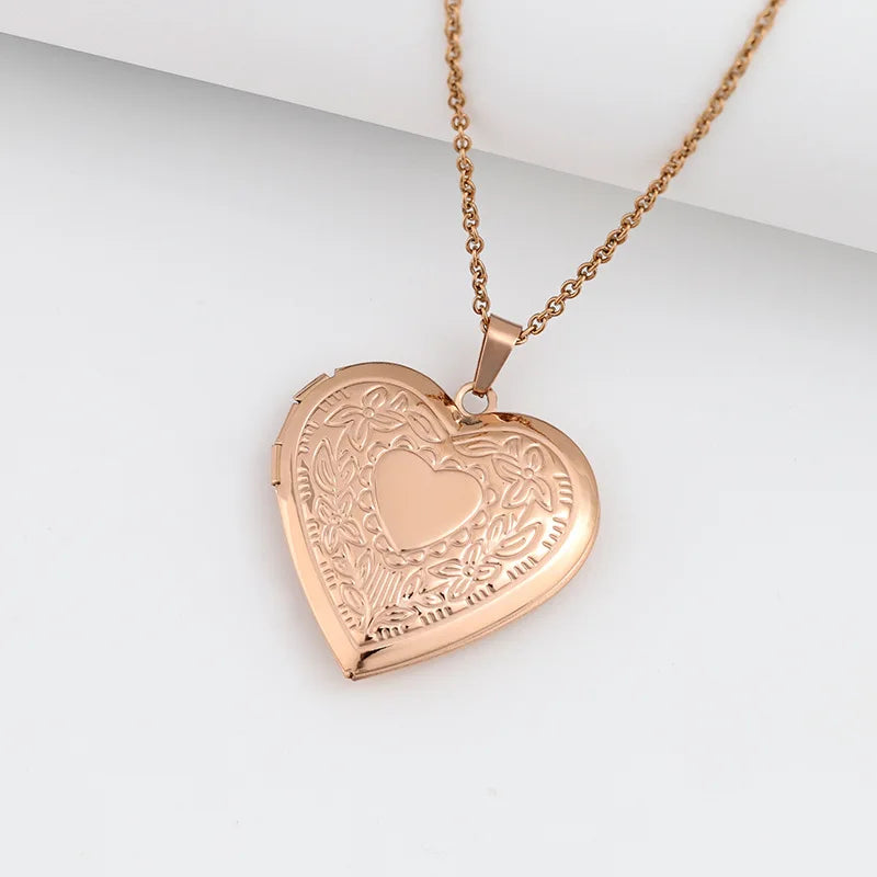 18K Gold Plated Floral Heart Locket Necklace – Photo Keepsake