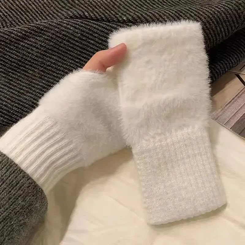 Women's Plush Fingerless Gloves – Warm Mink Fleece Mittens