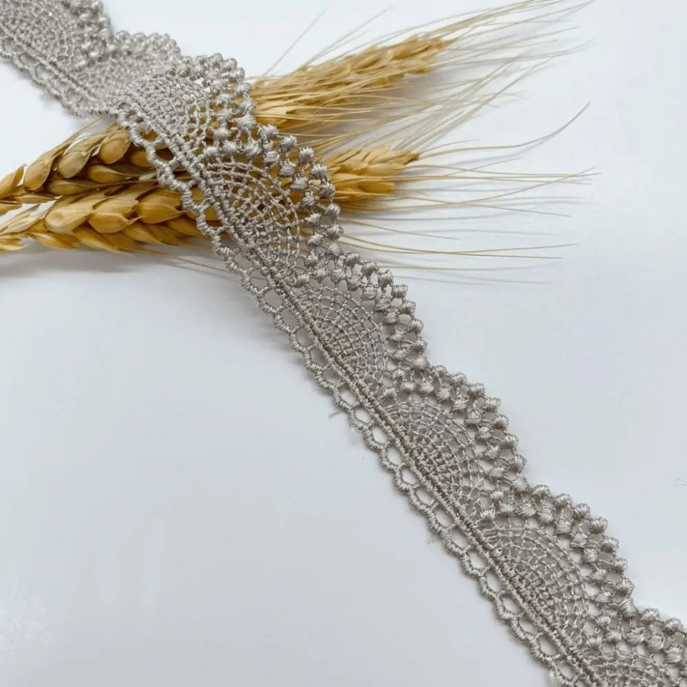 15 Yards Embroidered Lace Trim – Scallop Edge, 10 Colors