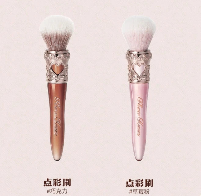 Flower Knows Bunny Garden Blush Brush – Wool Highlighter Tool