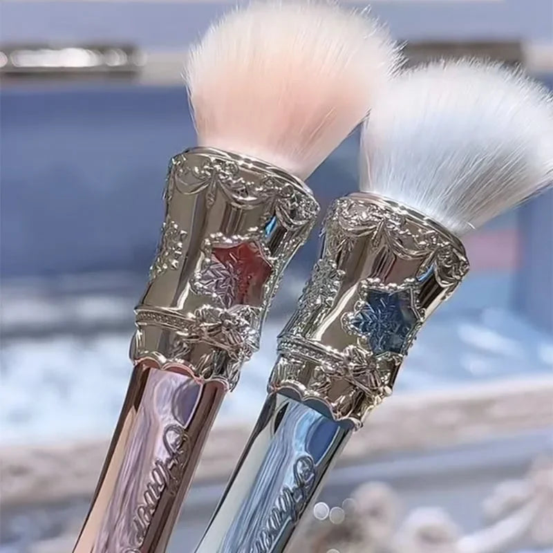 Flower Knows Snow Ballet Blush Brush – Soft Goat Hair