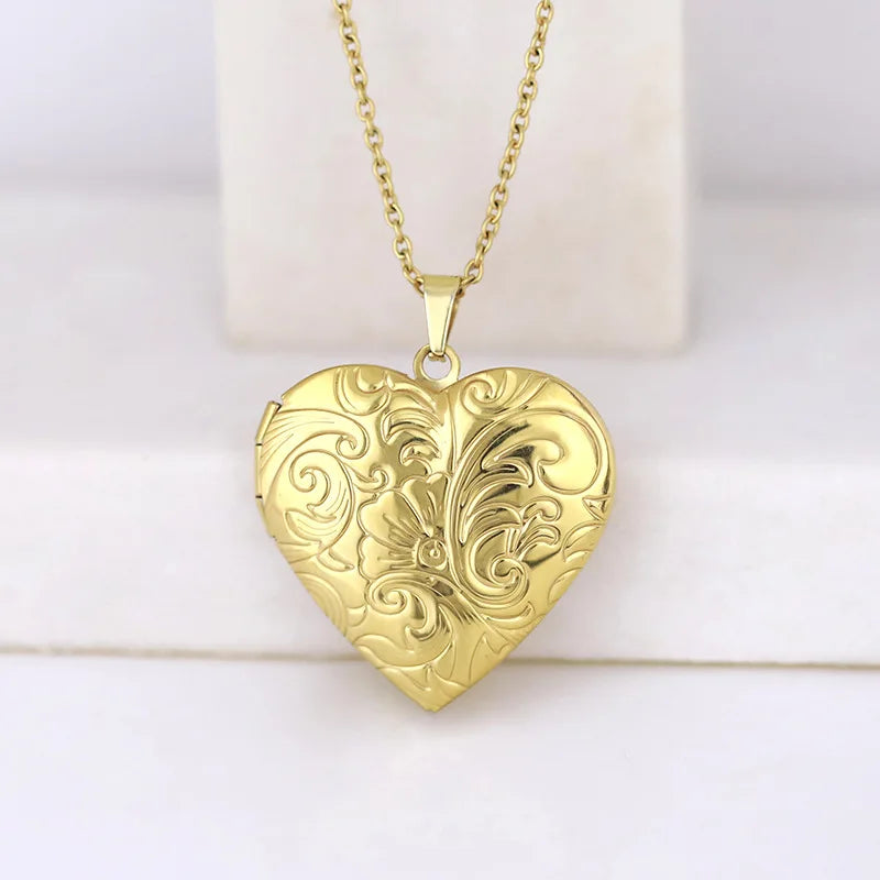 18K Gold Plated Floral Heart Locket Necklace – Photo Keepsake