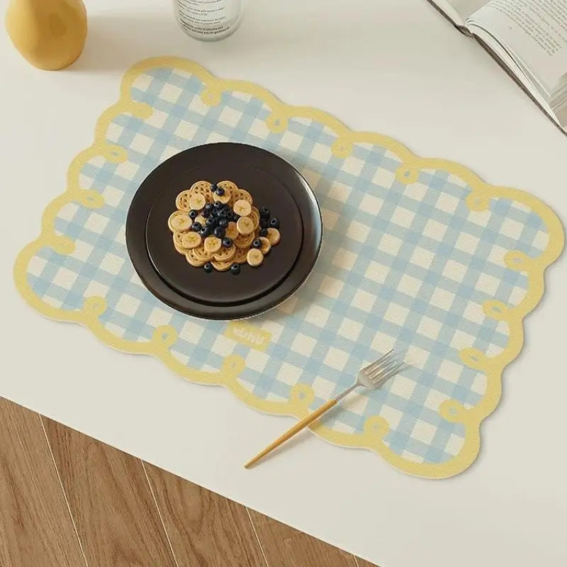 Waterproof Gingham PVC Placemat – Scalloped Edge Table Mat