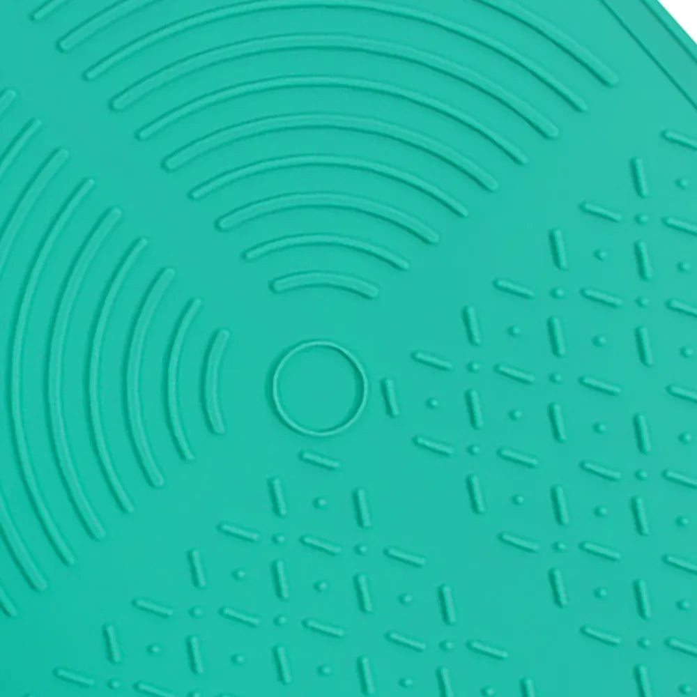 Silicone Pet Lick Mat – Non-Slip Slow Feeder for Dogs & Cats