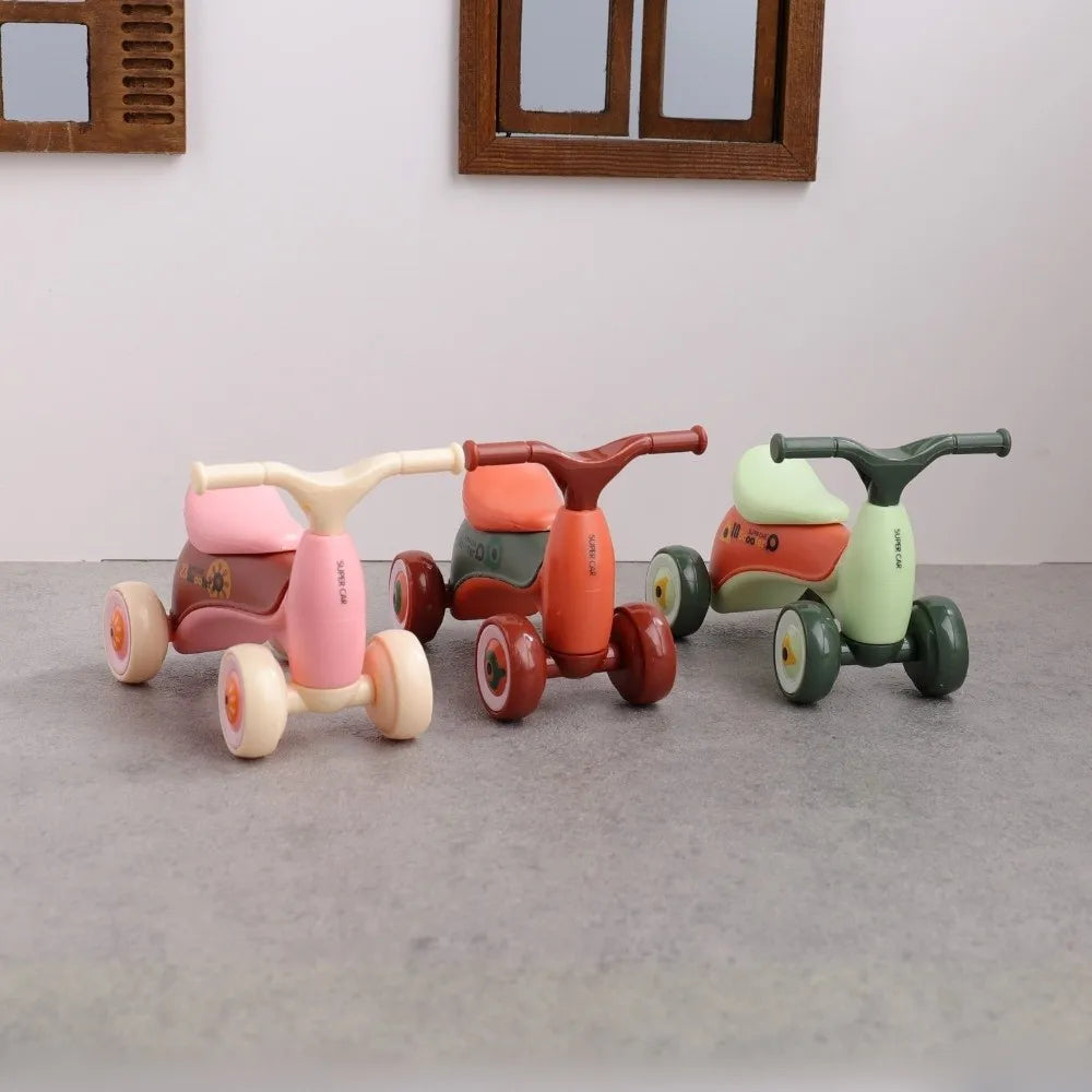 Miniature Plastic Scooter Ornament – Dollhouse Decor 8.5cm
