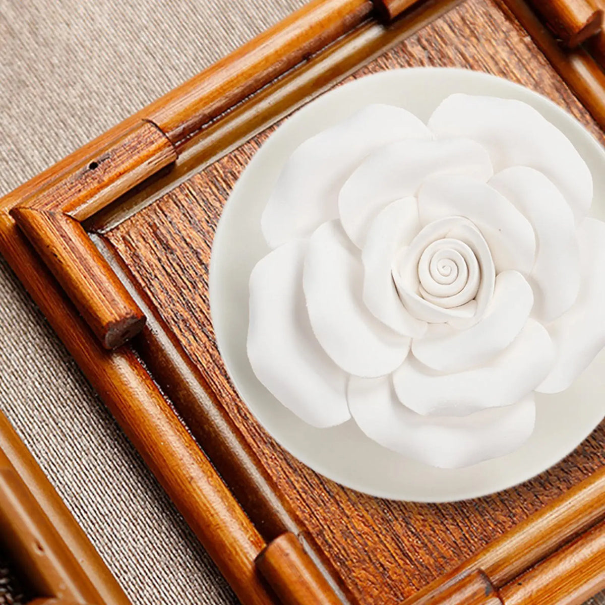 Porcelain Flower Passive Essential Oil Diffuser – Flameless