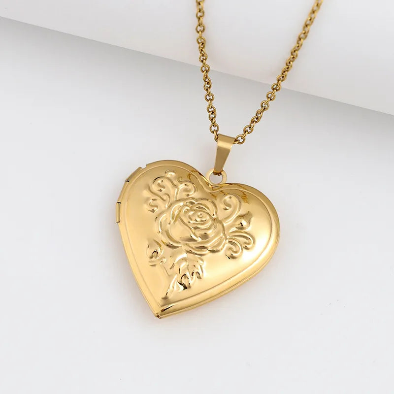 18K Gold Plated Floral Heart Locket Necklace – Photo Keepsake