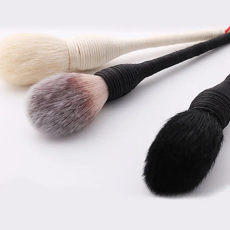 Professional Goat Hair Makeup Brush – Foundation, Blush & Contour