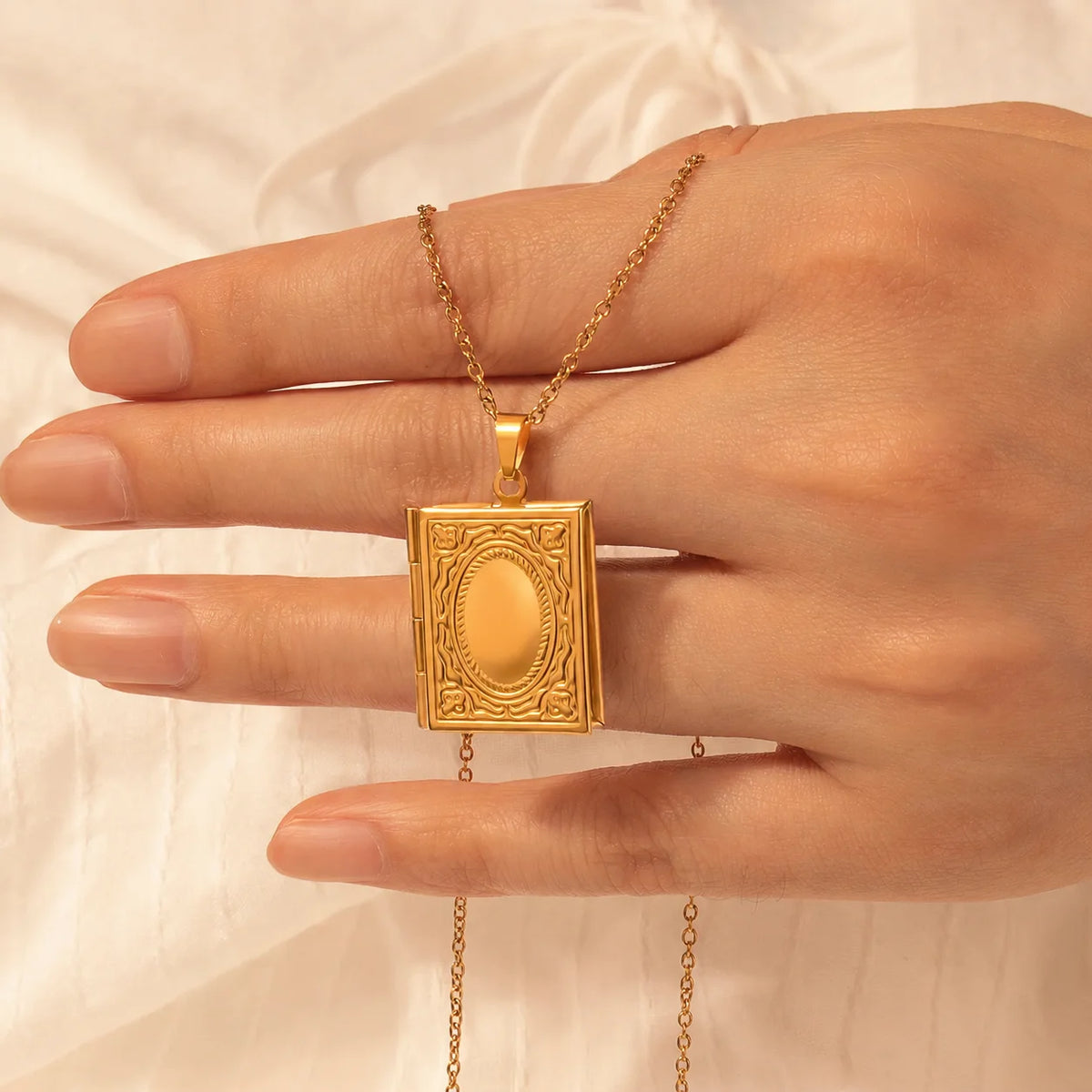 Personalized Photo Locket Necklace | Custom Heart Pendant
