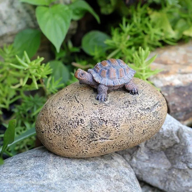 Outdoor Fake Rock Key Hider – Stone with Secret Compartment