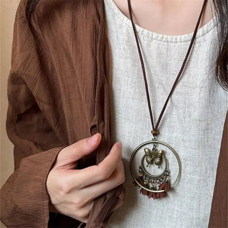 Vintage Boho Metal Feather Necklace – Long Layered Pendant