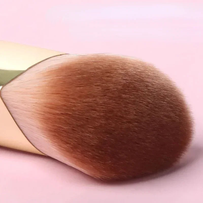 Oblique Head Foundation & Concealer Brush – Face Makeup Tool