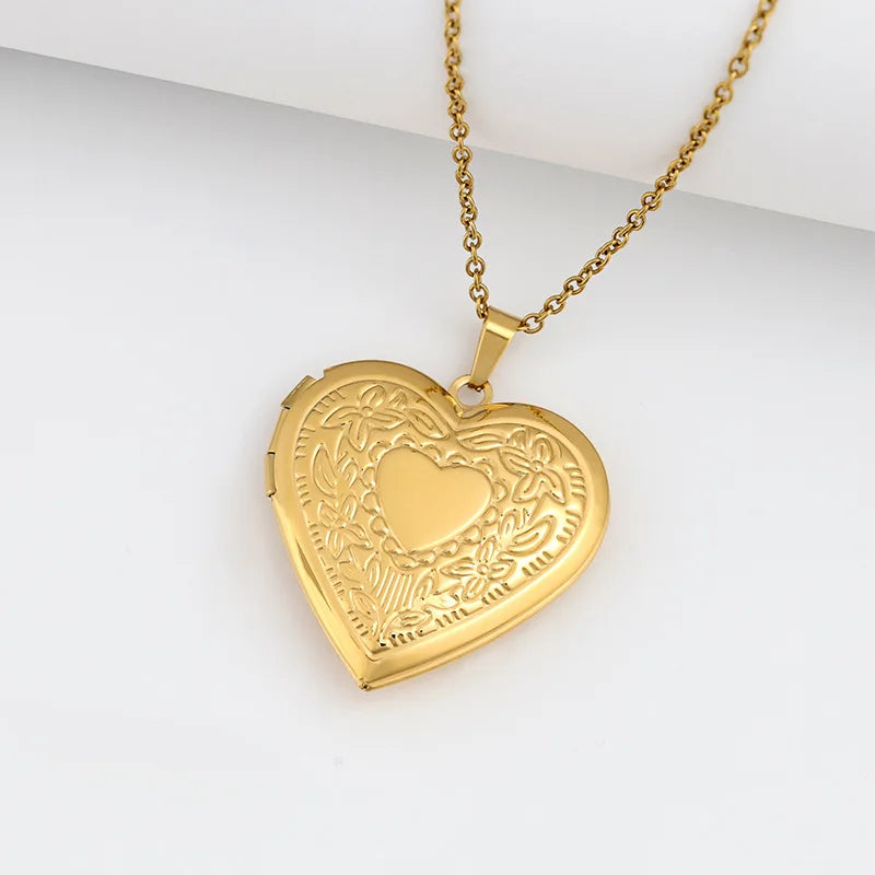 18K Gold Plated Floral Heart Locket Necklace – Photo Keepsake