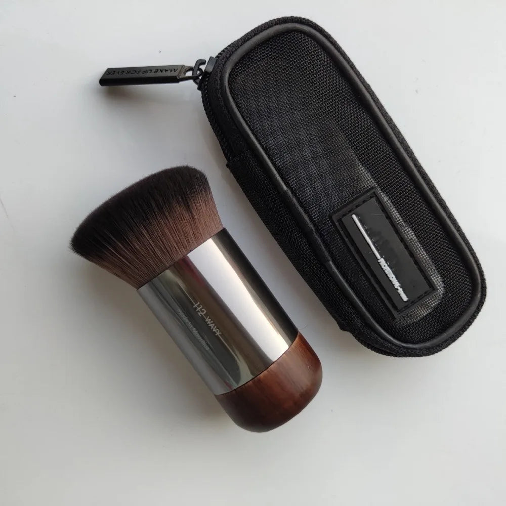 Round Head Buffing Foundation Brush – Wood Handle & Free Bag