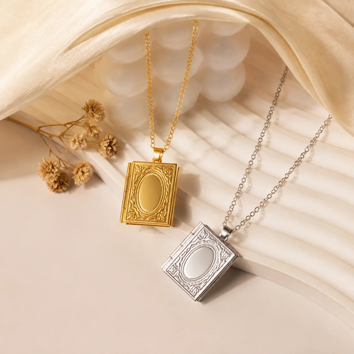 Personalized Photo Locket Necklace | Custom Heart Pendant