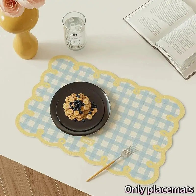 Waterproof Gingham PVC Placemat – Scalloped Edge Table Mat