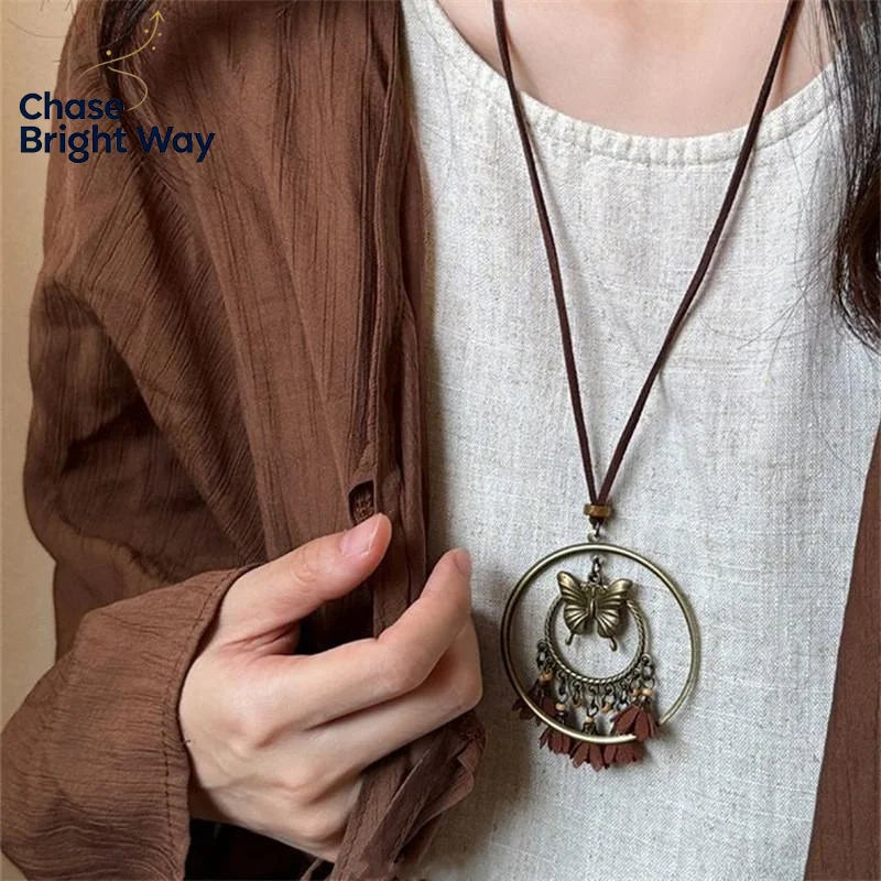 Vintage Boho Metal Feather Necklace – Long Layered Pendant