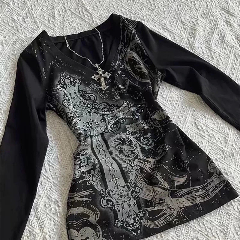 Women's Y2K Gothic Crop Top – 90s Streetwear Vintage Tee