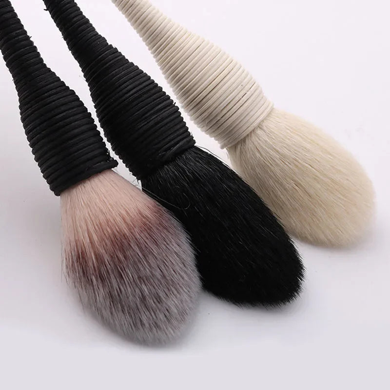 Professional Goat Hair Makeup Brush – Foundation, Blush & Contour