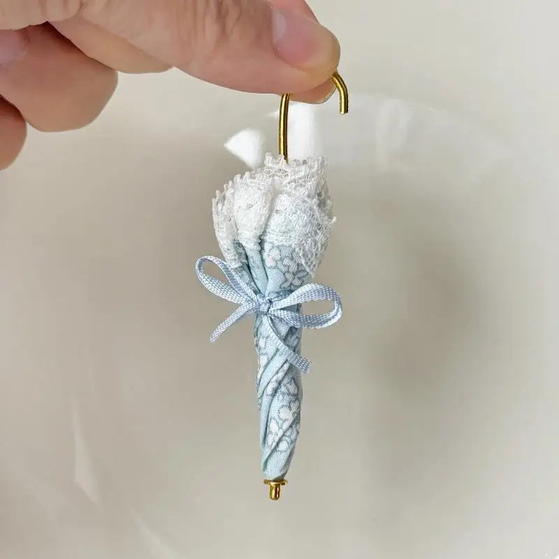 Miniature Vintage Lace Umbrella – 1:12 Dollhouse Doll Accessory