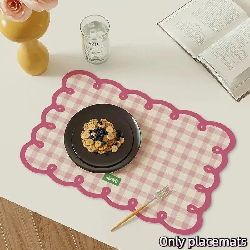 Waterproof Gingham PVC Placemat – Scalloped Edge Table Mat