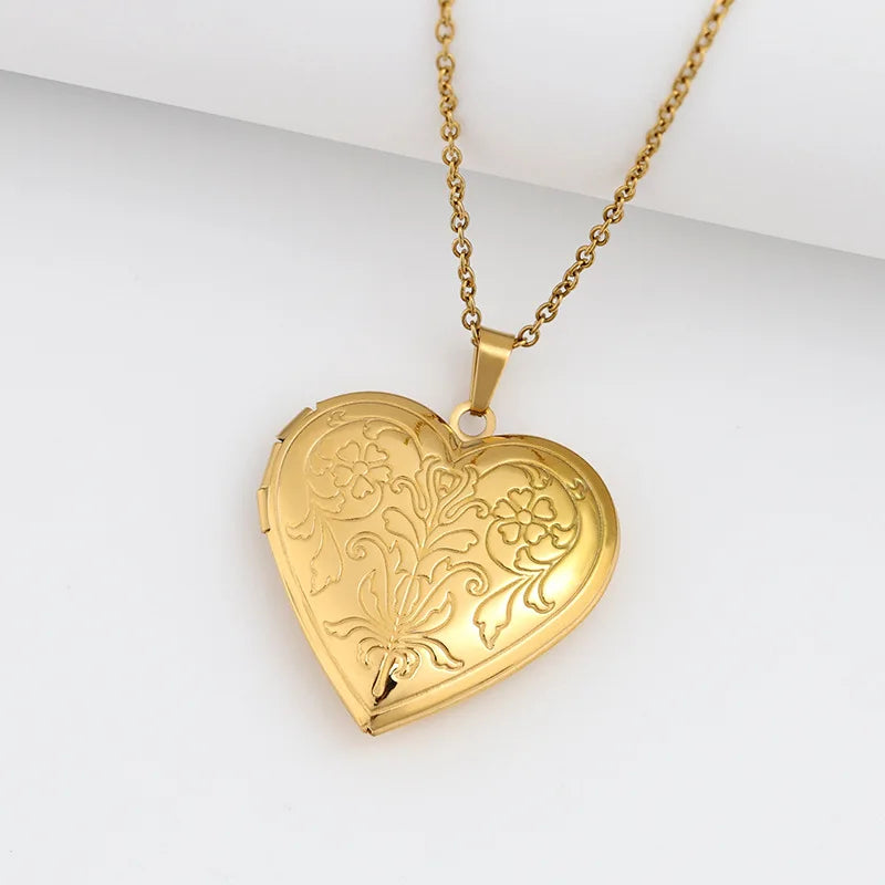 18K Gold Plated Floral Heart Locket Necklace – Photo Keepsake