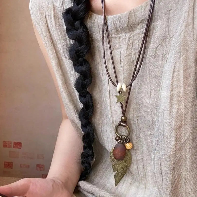 Vintage Boho Metal Feather Necklace – Long Layered Pendant