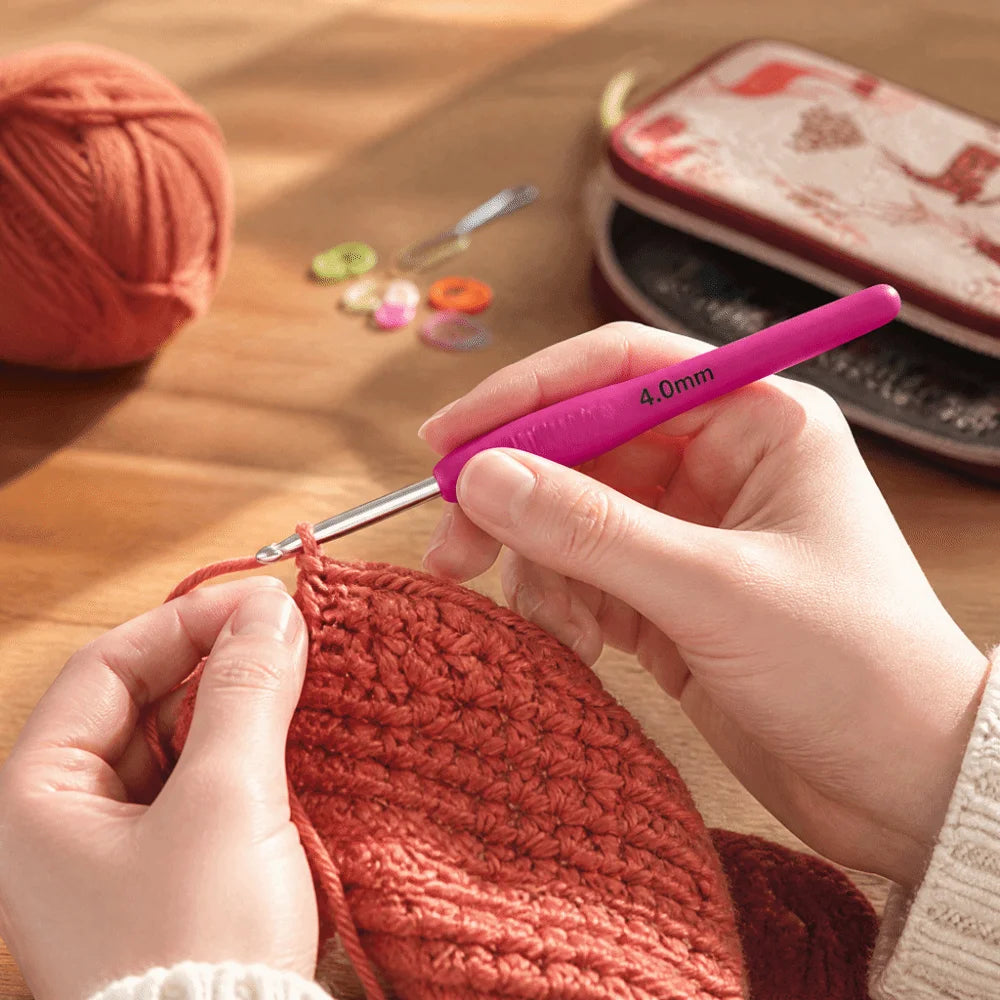 Ergonomic Crochet Hook Set – 21-Piece Kit with Storage Case