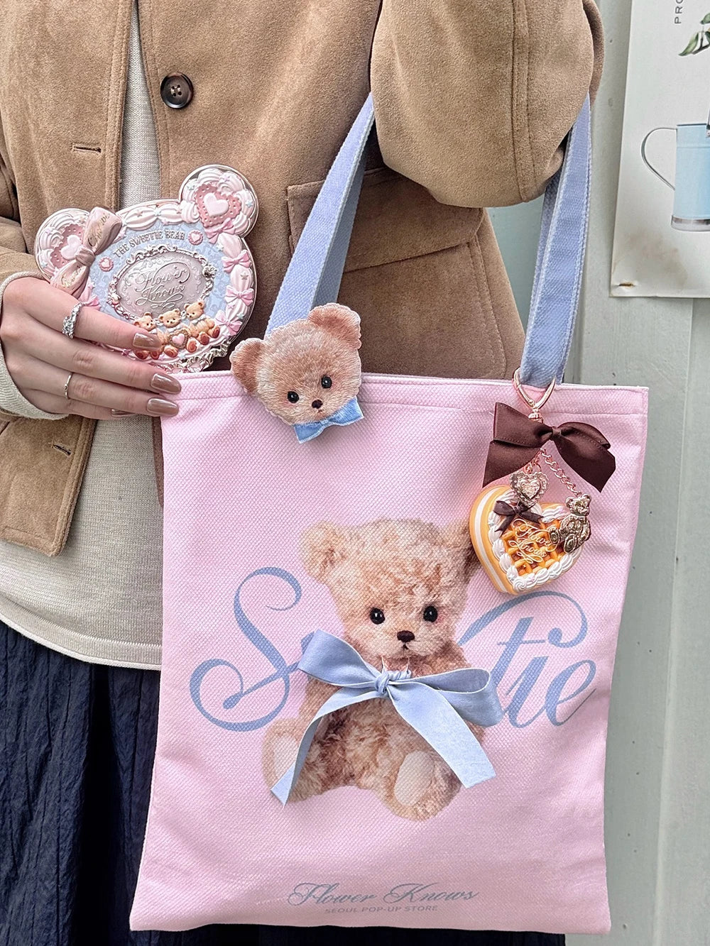 Flower Knows Pastel Hand Mirror Set – Powder Puff & Tote Bag