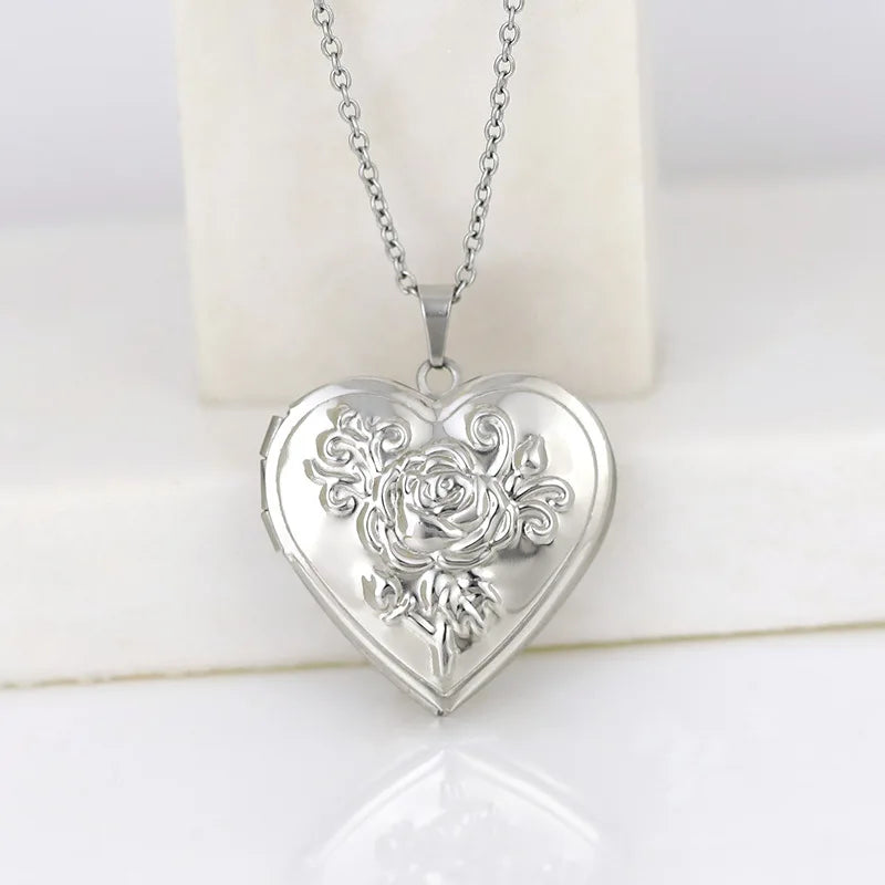 18K Gold Plated Floral Heart Locket Necklace – Photo Keepsake