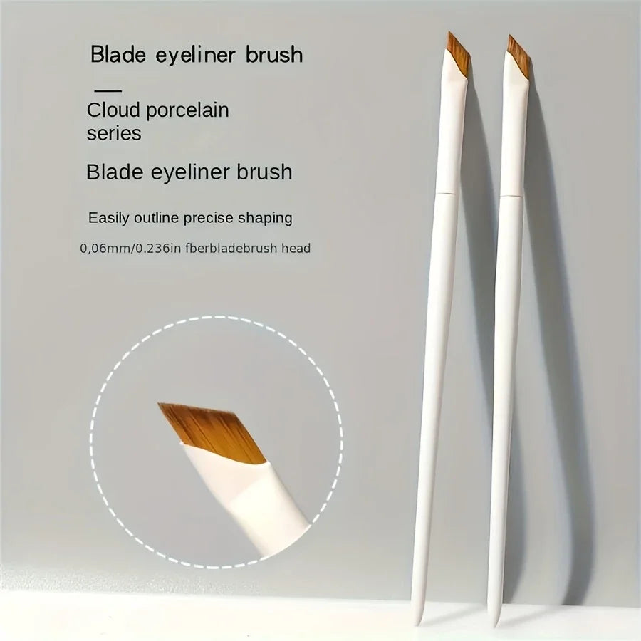 Precision Angle Eyeliner & Eyebrow Brush Set – All Skin Types