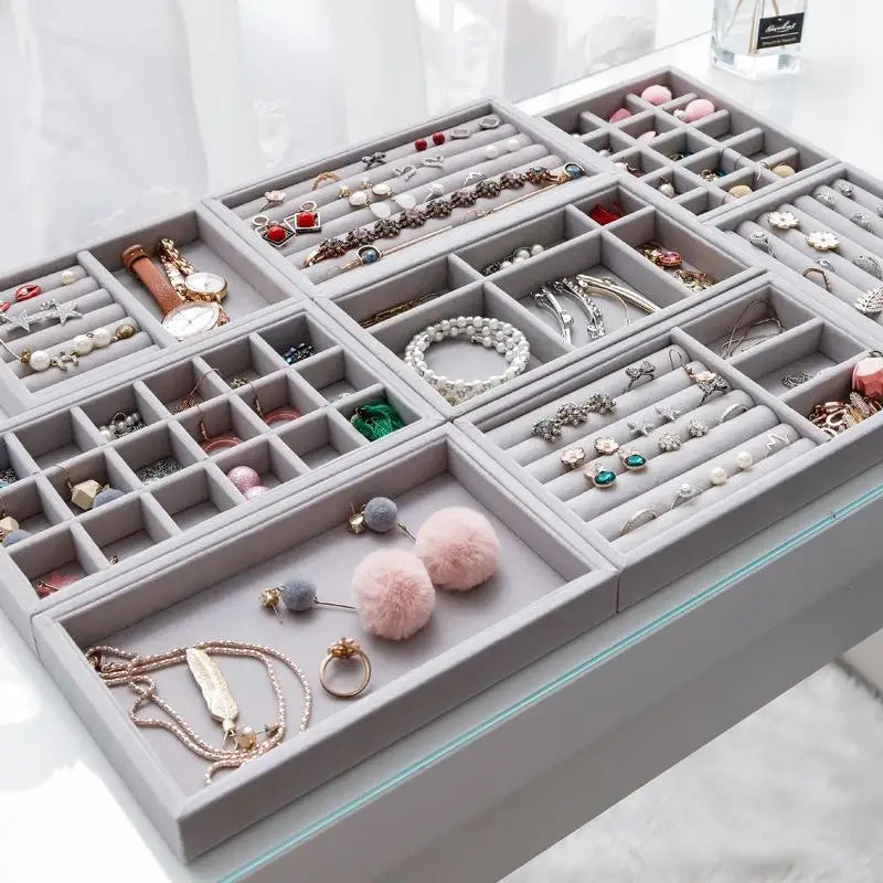 Velvet Jewelry Storage Box – Earrings, Rings & Necklace Tray