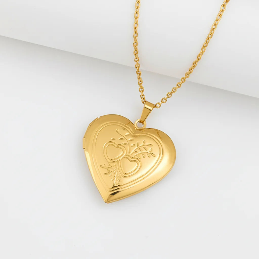 18K Gold Plated Floral Heart Locket Necklace – Photo Keepsake