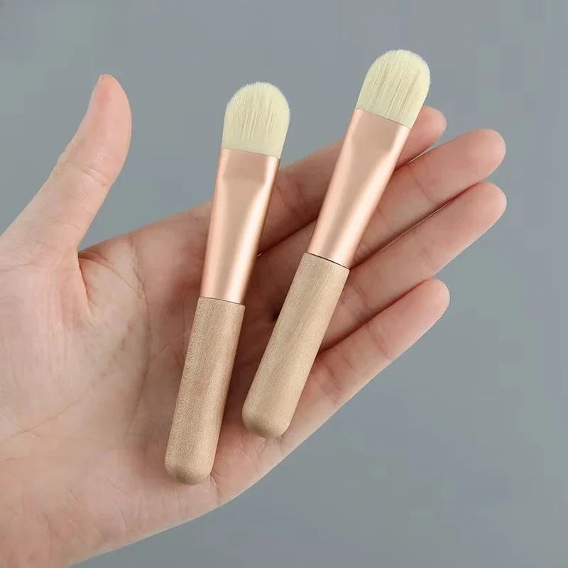 Fan-Shaped Facial Mask Brushes – Soft Fiber Wood Handle 10/20/50pk