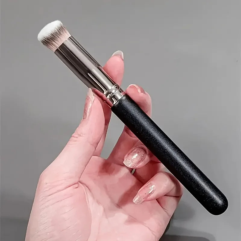 Kabuki Makeup Brush – Foundation, Contour & Blush