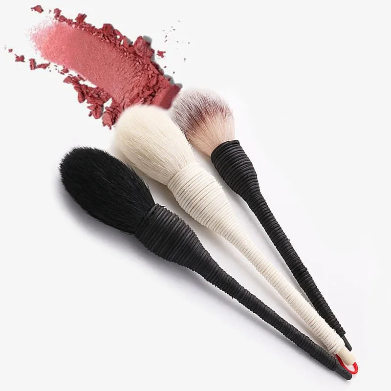 Professional Goat Hair Makeup Brush – Foundation, Blush & Contour