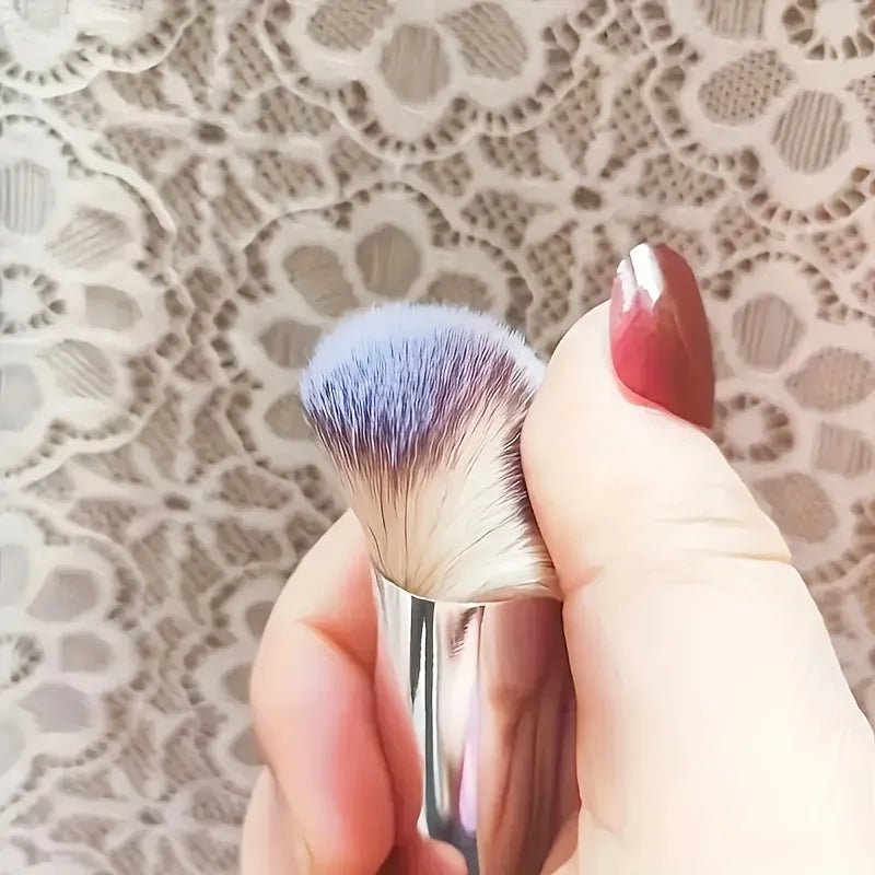 Kabuki Makeup Brush – Foundation, Contour & Blush