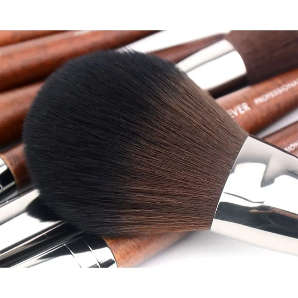 Round Head Buffing Foundation Brush – Wood Handle & Free Bag