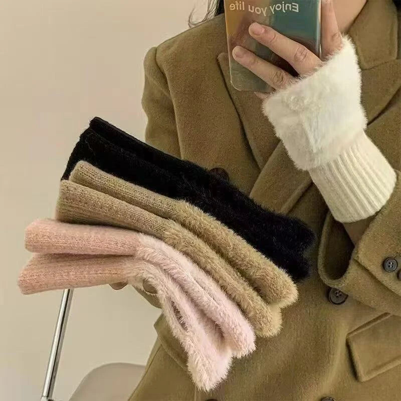 Women's Plush Fingerless Gloves – Warm Half-Finger Wrist Mittens