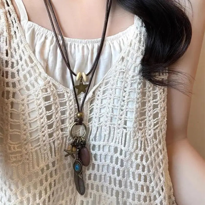 Vintage Boho Metal Feather Necklace – Long Layered Pendant