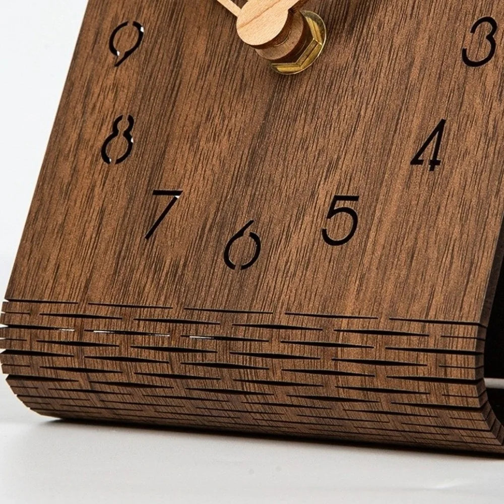 Silent Wood Desk Clock – Analog Battery Powered Table Clock