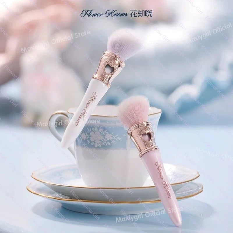 Flower Knows Bunny Garden Blush Brush – Wool Highlighter Tool
