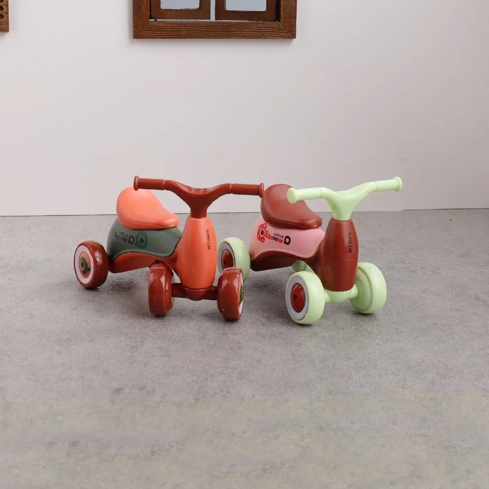 Miniature Plastic Scooter Ornament – Dollhouse Decor 8.5cm