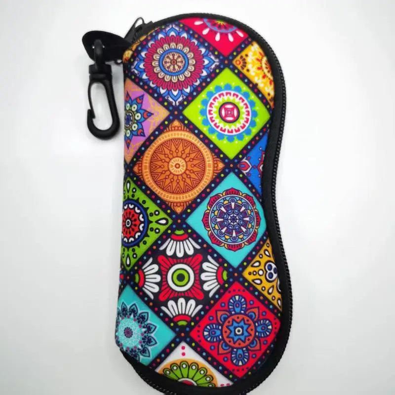 Neoprene Glasses Pouch with Carabiner – Scratch-Resistant Case