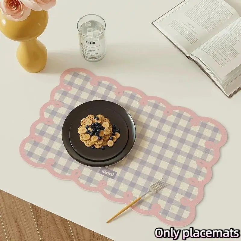Waterproof Gingham PVC Placemat – Scalloped Edge Table Mat